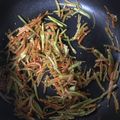 クックQ135WY☆'s cooksnap of when they made ﾌﾞﾛｯｺﾘｰの茎と人参のｷﾝﾋﾟﾗ.