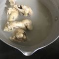マリアマリママ's cooksnap of when they made 鶏手羽元骨の再利用スープ.