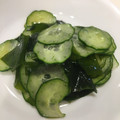 リラッすぬ's cooksnap of when they made きゅうりと玉ねぎと生わかめの酢の物.