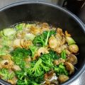 emmakayo's cooksnap of when they made アヒージョ☆エビマッシュルームブロッコリ.
