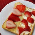 SUNMOONMOM's cooksnap of when they made 苺カスタード❀トースト.