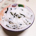 KUMI KUMI's cooksnap of when they made 簡単☆まぜまぜ給食のワカメご飯.