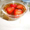 白いぐれーぷ's cooksnap of when they made 紅茶ゼリー♪いちご＆れん乳のせ.