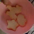 ルイユイ♡mom's cooksnap of when they made 型抜きクッキー.
