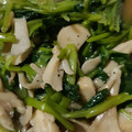 よーたんぶぅ's cooksnap of when they made 小松菜とまいたけの野菜炒め.
