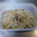 万屋えなりん's cooksnap of when they made モヤシとほうれん草のだし醤油と胡麻油和え.