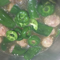 ぼーの28's cooksnap of when they made 超簡単❀1個丸々和風ピーマンの肉詰め煮.