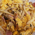 まーやん☆☆'s cooksnap of when they made 簡単おかず♡しめじとベーコンの卵炒め.