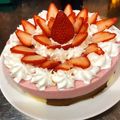 k3family's cooksnap of when they made 簡単！いちごムースケーキ.
