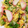 ☆マカロンmama☆'s cooksnap of when they made レタスとかまぼこの☆卵炒め.