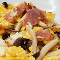毎日しょっぱい亭's cooksnap of when they made 簡単おかず♡しめじとベーコンの卵炒め.