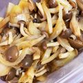 あやママ99's cooksnap of when they made レンジで簡単♡きのこマリネ.
