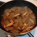 ひなぽんず★'s cooksnap of when they made コンニャクとシメジのピリ辛炒め.