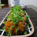 ダイナマイト漆黒's cooksnap of when they made 鶏つくねの照り焼き 卵の黄身添え.