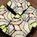 じゅんジェジュン's cooksnap of when they made キュウリとカニカマの飾り巻き寿司♡.