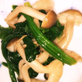ムーミン☆ママ's cooksnap of when they made 簡単美味♡ほうれん草としめじのごま和え♡.