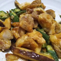 ★ふ～ちゃん★'s cooksnap of when they made 鶏肉とオクラの旨辛マヨ炒め.