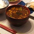 ちゃぴ♥'s cooksnap of when they made ナメコ、ワカメ、豆腐の味噌汁(合せ味噌).