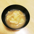 take♪aki♪'s cooksnap of when they made 玉ねぎとじゃがいもと油揚げのお味噌汁.