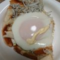 たべるべ's cooksnap of when they made パンみみとチーズ目玉焼き.