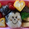 chomegu's cooksnap of when they made 簡単キャラ弁当♪ミニーちゃん【ミッキー】.