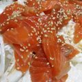 まーく71's cooksnap of when they made 簡単一皿飯＊漬けサーモンとマヨオニオン丼.