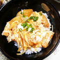 KUMI KUMI's cooksnap of when they made 簡単♪油揚げきのこ玉ねぎのたまごとじ丼♪.