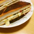＊実月＊'s cooksnap of when they made ケチャマヨで★ねぎとハムのホットサンド★.
