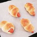 sun9mama's cooksnap of when they made カリっとミニウインナーパン.