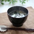 まろんかふぇ's cooksnap of when they made わかめとえのきのすまし汁.