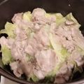 kramy's cooksnap of when they made ストウブ鍋で豚とキャベツの塩バター蒸し.