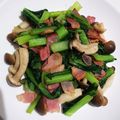 セイギママ☆'s cooksnap of when they made 簡単！小松菜としめじのベーコン炒め.