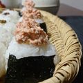 ダイナマイト漆黒's cooksnap of when they made 鮭フレークマヨのおにぎり♡.