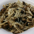 ティ子's cooksnap of when they made キノコの塩昆布おかか炒め 【作り置き】.