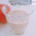 万里愛's cooksnap of when they made きな粉入り＊黒ごまバナナスムージー.