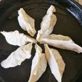 お母さんはおこり虫's cooksnap of when they made 手作り餃子の皮.