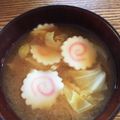 しぃたろ's cooksnap of when they made ナルトとワカメの味噌汁.