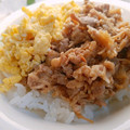 umi☆neco's cooksnap of when they made たっぷりそぼろ丼☆えのき入り.