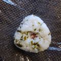 ジョングレ's cooksnap of when they made ☆博多辛子高菜 梅おにぎり.