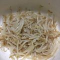 みんごまいな's cooksnap of when they made 簡単レンジで☆もやしナムル.