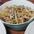 クックMFGEC1☆'s cooksnap of when they made しめじと葱の炒め物.