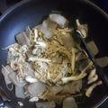 クックY54KSS☆'s cooksnap of when they made しいたけ、えりんぎのピリ辛こんにゃく.