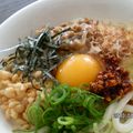 綺ママ's cooksnap of when they made 納豆釜玉桃ラーうどん.