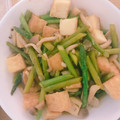 ゆきっちゅ＊'s cooksnap of when they made 厚揚げしめじアスパラのバタぽん炒め.