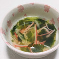 もぐ・ω・くま's cooksnap of when they made わかめとかにかまのスープ.