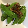 きょろなんど's cooksnap of when they made 春爛漫☆桜エビとスナップえんどうの炒め物.