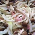 hirokumi93's cooksnap of when they made 低糖質☆しめじベーコンのマヨネーズ炒め.