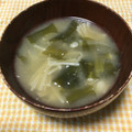 わたさな2016's cooksnap of when they made えのきと玉ねぎのお味噌汁.