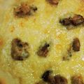 milajula's cooksnap of when they made 市販のピザ生地で牡蠣のピザビアンカ.