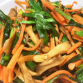 帝とうふ's cooksnap of when they made ニラと舞茸と人参の炒め物.